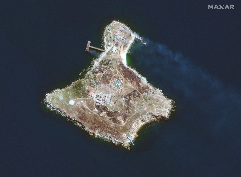 Foto dari Maxar Technologies menunjukkan pemandangan Pulau Ular di Laut Hitam pada 30 Juni 2022. 