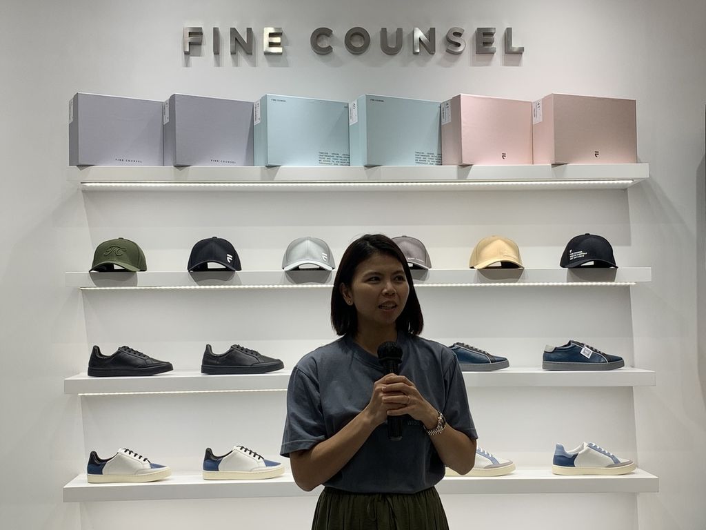 Greysia Polii saat memberikan sambutan dalam acara pembukaan gerai pertama, bisnis fesyennya yakni Fine Counsel, di Pondok Indah Mall, Sabtu (27/10/2022). Selain menjadi pebulu tangkis, berkarya di bidang fesyen juga merupakan mimpinya sedari kecil.