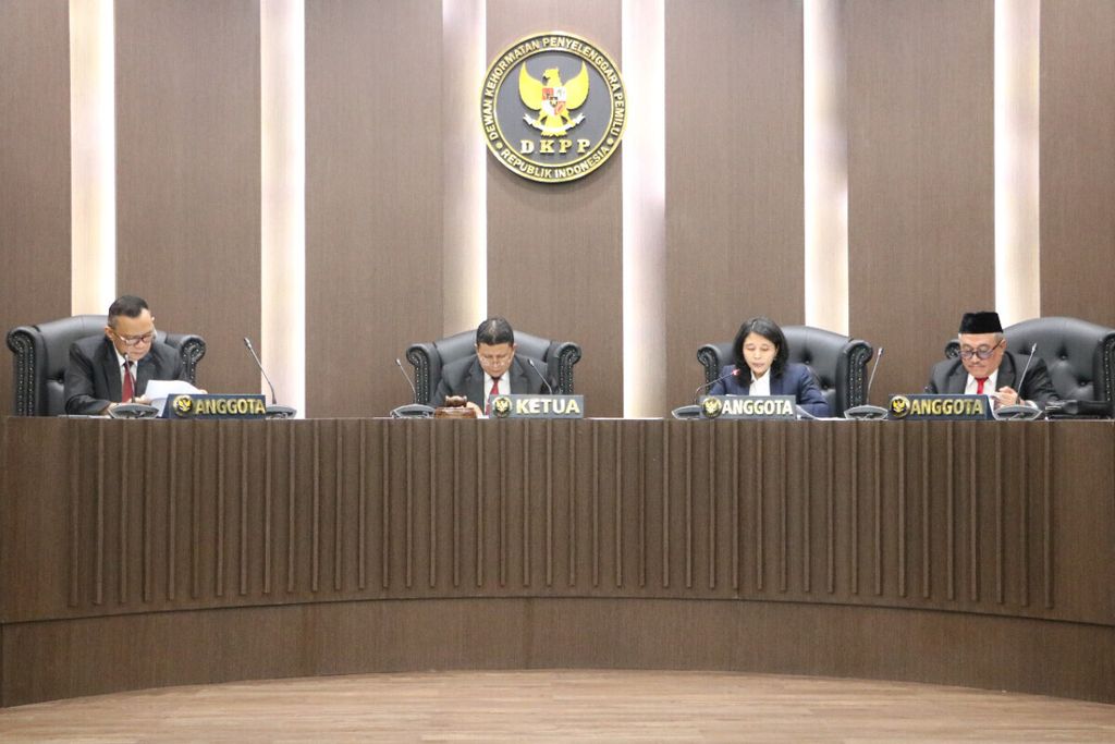 Sidang Dewan Kehormatan Penyelenggara Pemilu, di Jakarta, Rabu (18/3/2020).