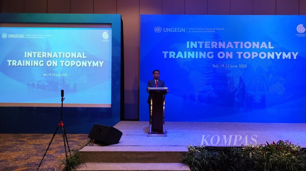 The Geospatial Information Agency collaborated with UNGEGN and the UNGEGN Asia South East (ASE) Division to hold an International Training of Toponymy in Kuta, Badung, Bali, starting on Monday (19/6/2023). The Head of the Geospatial Information Agency (BIG), Muh Aris Marfai, gave a speech at the opening of the international toponymy training event on Monday (19/6/2023).