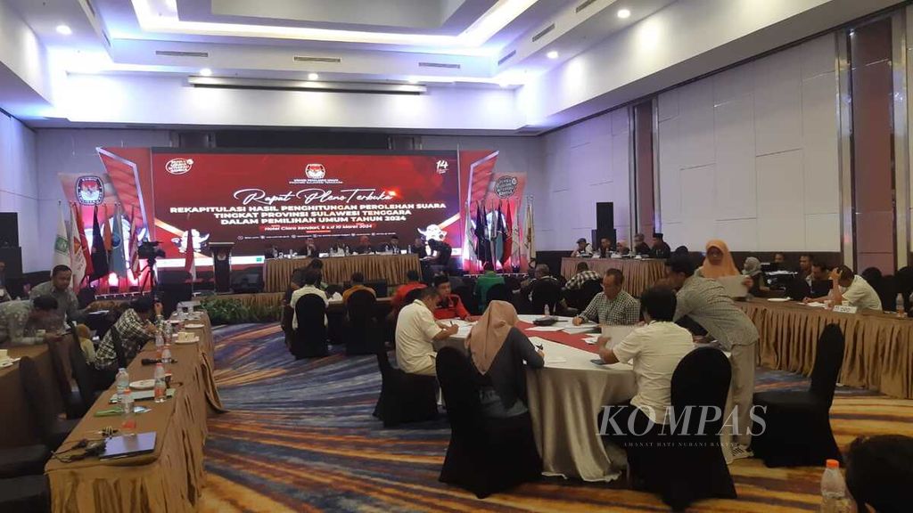 Hingga Senin (11/3/2024) dini hari, Komisi Pemilihan Umum Sulawesi Tenggara masih melakukan rapat pleno rekapitulasi suara tingkat provinsi. Meski beberapa kali diprotes hingga ada demonstrasi, penghitungan suara untuk semua tingkatan telah disahkan.