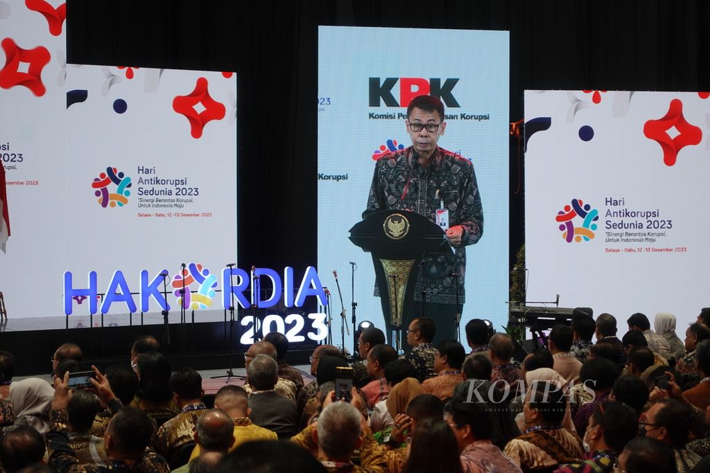 The temporary chairman of the Corruption Eradication Commission (KPK), Nawawi Pomolango, participated in the commemoration of World Anti-Corruption Day (Hakordia) at Istora Senayan, Gelora Bung Karno, Jakarta, on Tuesday (12/12/2023).