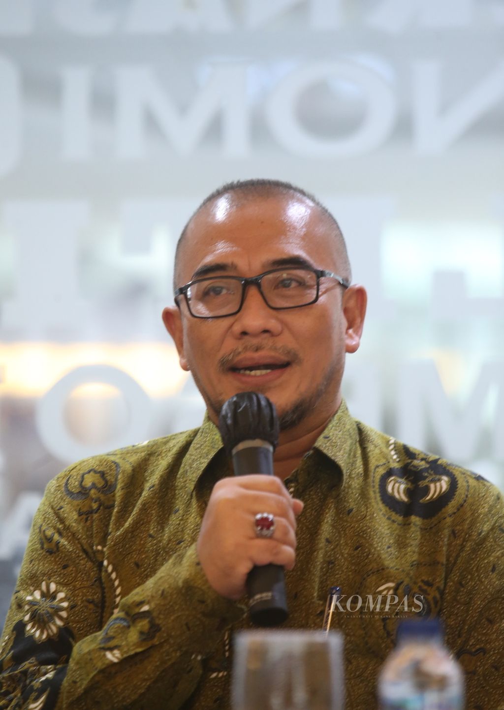 Hasyim Asy'ari,  anggota KPU.