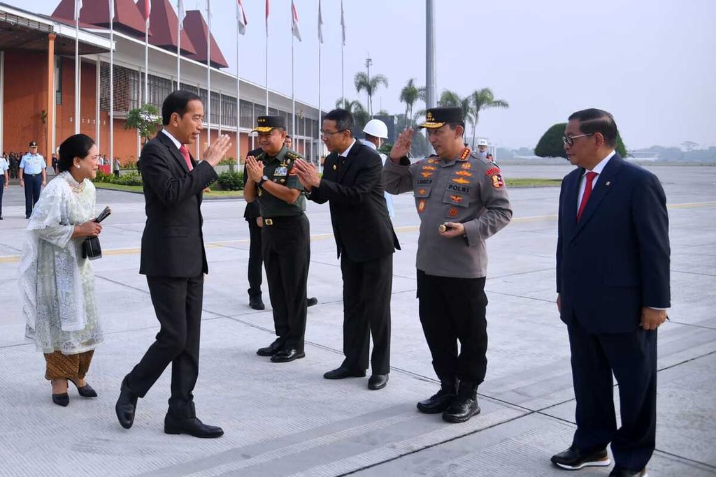 Presiden Joko Widodo bertolak ke China dari Pangkalan TNI AU Halim Perdanakusuma, Jakarta Timur, Kamis (27/7/2023).