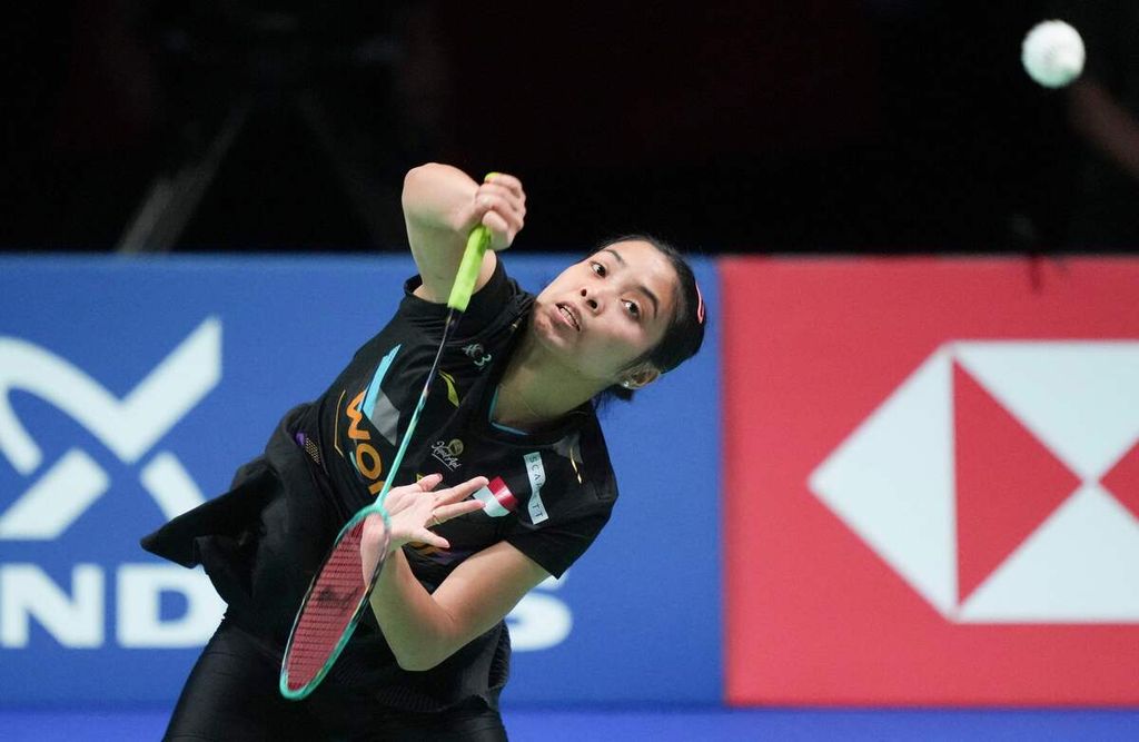 Tunggal putri bulu tangkis Indonesia, Gregoria Mariska Tunjung, tampil pada Denmark Terbuka 2024, Kamis (17/10/2024), di Odense, Denmark. Pada babak perempat final, Jumat (18/10/2024), ia mengalahkan Pusarla V Sindhu (India) dengan skor 21-13, 16-21, 21-9.