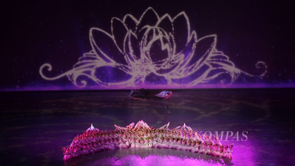 A colossal dance at the opening ceremony of the 2021 SEA Games Vietnam at My Dinh Stadium, Hanoi, Vietnam, Thursday (12/5/2022).
