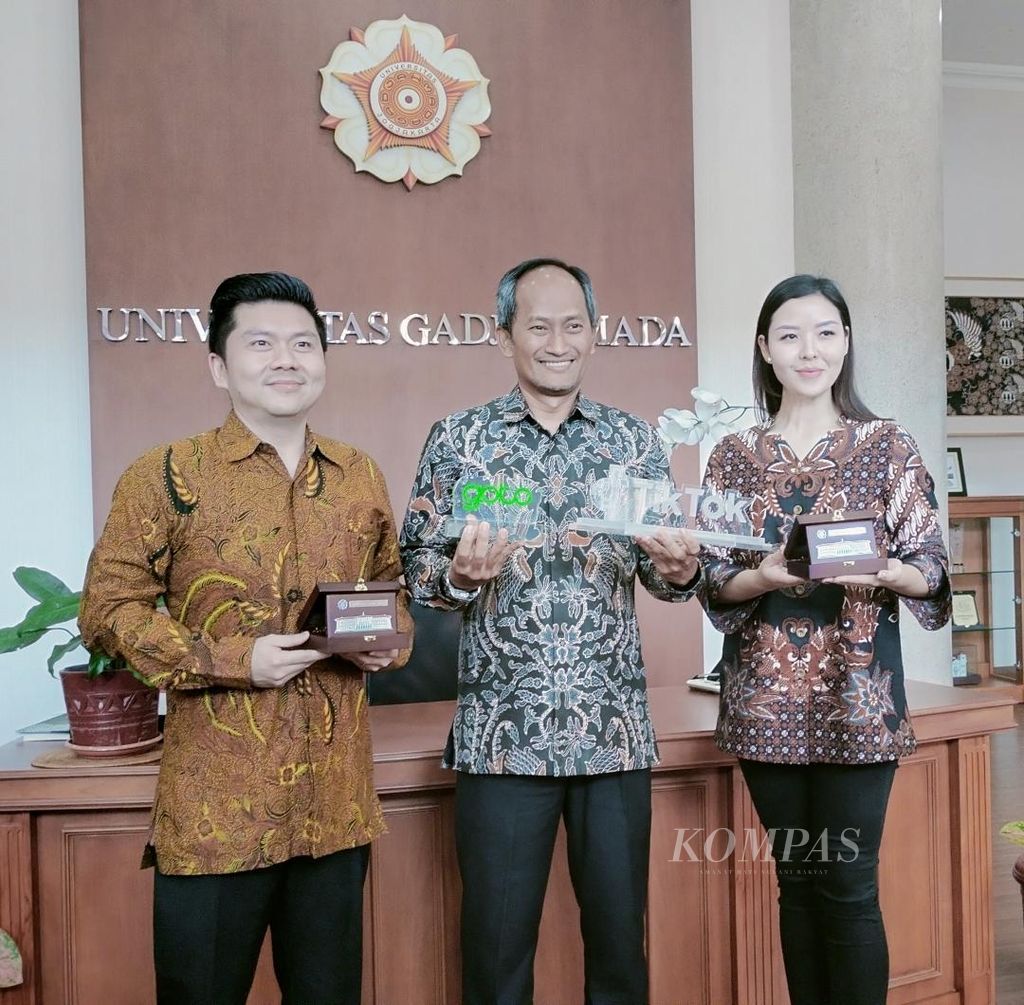 UGM bersama PT Goto Gojek Tokopedia dan Tiktok Indonesia berkolaborasi mendirikan pusat pengembangan talenta digital di UGM, Jumat (15/12/2023).