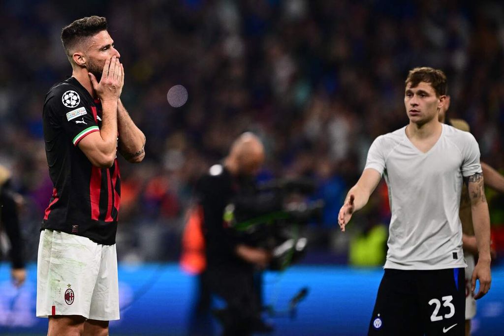 Reaksi penyerang AC Milan Olivier Giroud seusai pertandingan semifinal kedua Liga Champions antara Inter Milan dan AC Milan di Stadion Giuseppe Meazza, Milan, Rabu (17/5/2023) dini hari WIB. Inter Milan maju ke final setelah menang 1-0 atas AC Milan dengan agregat 3-0. 