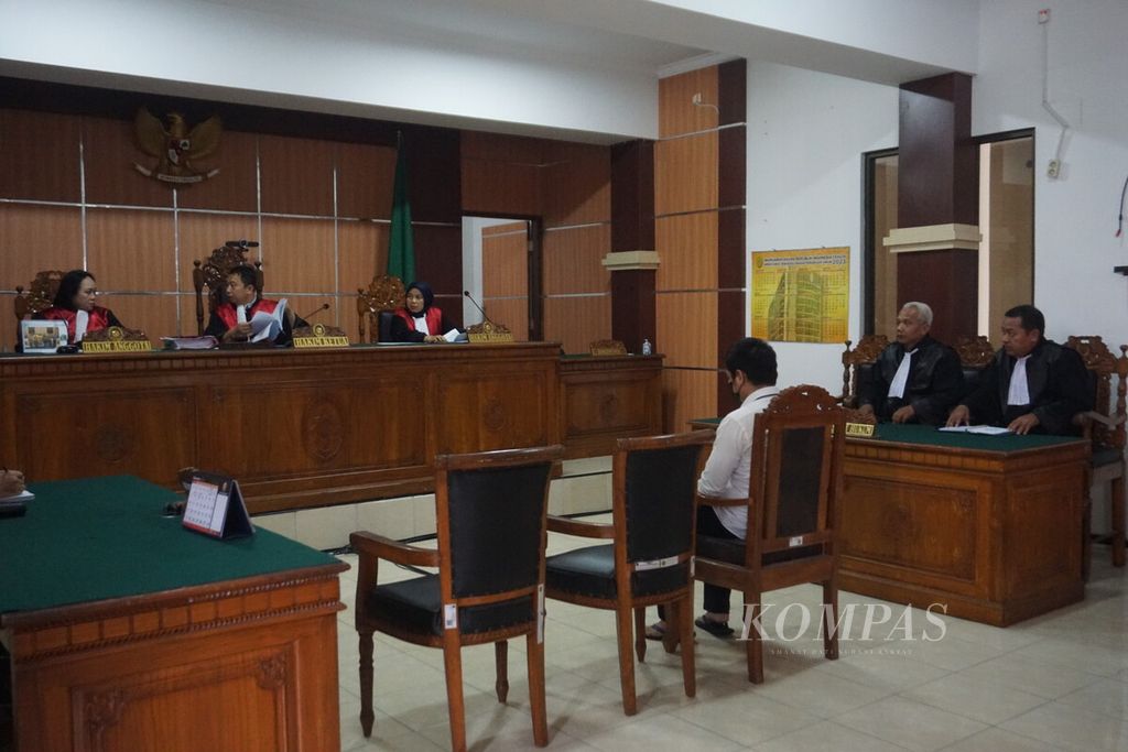Suasana sidang pembacaan vonis terdakwa Aditya Anjar Nugroho (34) di Pengadilan Negeri Purwokerto, Banyumas, Jawa Tengah, Senin (11/12/2023).