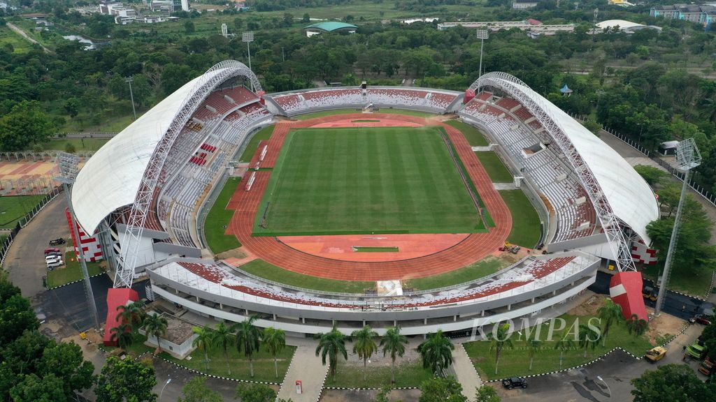 Foto udara kawasan Stadion Gelora Sriwijaya Jakabaring, di Palembang, Sumatera Selatan, Jumat (24/3/2023). FIFA menilai masih ada sejumlah detail kecil yang perlu dibenahi oleh Stadion Gelora Sriwijaya untuk dapat digunakan sebagai tempat pelaksanaan Piala Dunia U-20 2023. Pemerintah dan pengelola stadion optimistis bisa membenahi semuanya. 