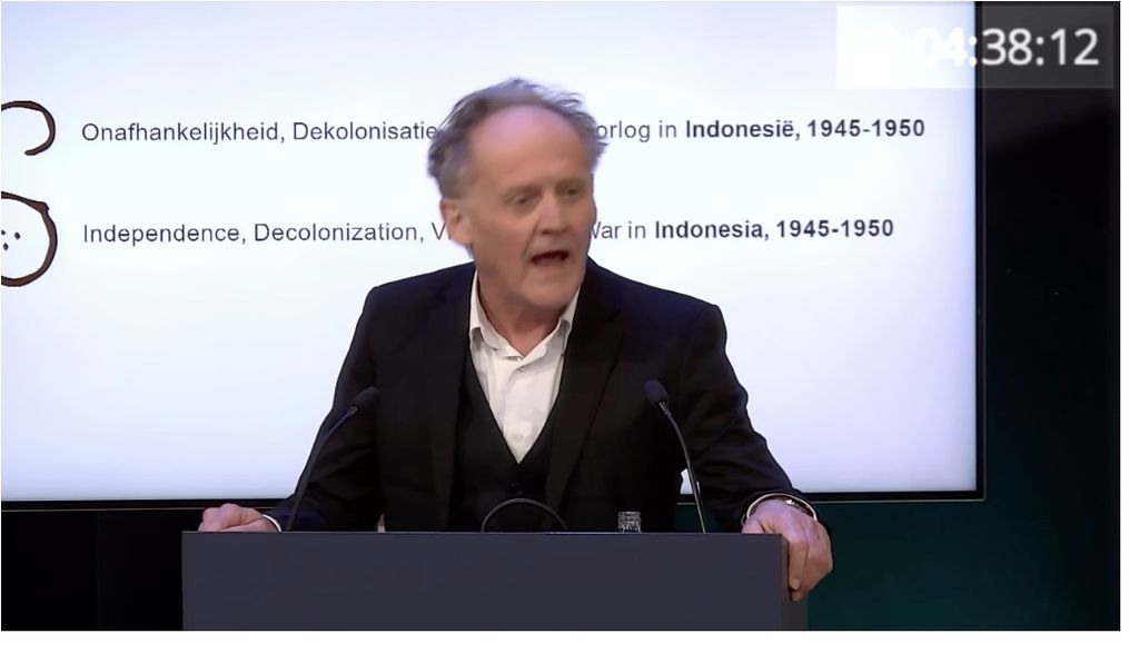 Tangkapan layar mantan Direktur NIOD yang juga Ketua Dewan Program Penelitian Kemerdekaan, Dekolonisasi, Kekerasan, dan Perang di Indonesia, 1945—1950, Frank van Vree saat memublikasikan hasil penelitian yang disiarkan secara daring dari Belanda, Kamis (17/2/2022).