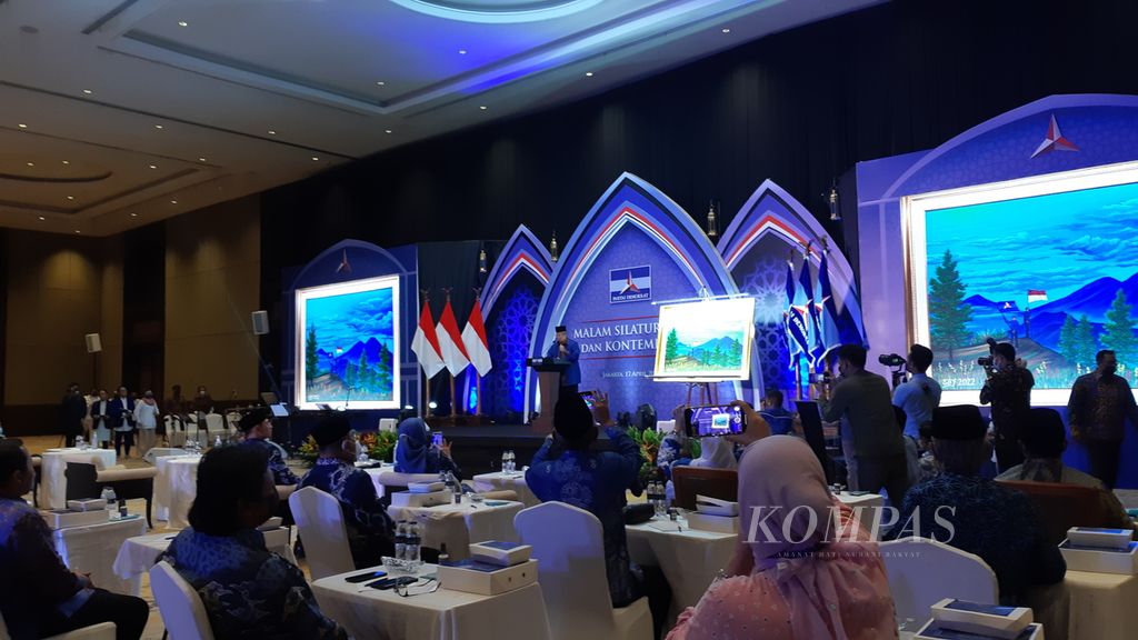 Ketua Majelis Tinggi Partai Demokrat Susilo Bambang Yudhoyono menyampaikan hasil kontemplasinya terkait kehidupan berpolitik, berbangsa, dan bernegara dalam acara Silaturahmi dan Kontemplasi Partai Demokrat, Minggu (17/4/2022), di Jakarta.