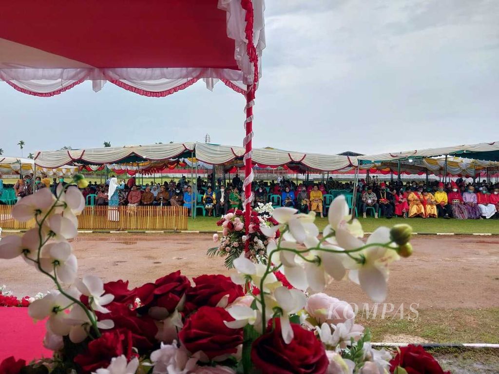 Suasana Perayaan Natal Bersama Masyarakat Kabupaten Biak Numfor di Lapangan Cendrawasih, Jalan Sisingamangaraja, Mandala, Kabupaten Biak Numfor, Papua, Kamis (1/12/2022).