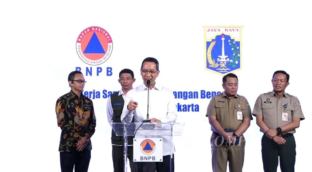 Penjabat Gubernur DKI Jakarta Heru Budi Hartono usai berdiskusi dengan Badan Penanggulangan Bencana Nasional di Jakarta, Selasa (27/12/2022).