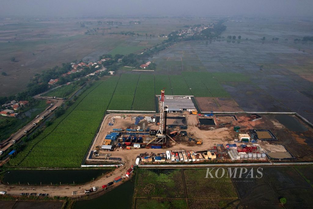 Lanskap kawasan sumur eksplorasi East Pondok Aren-001 di Desa Sukawijaya, Tambelang, Kabupaten Bekasi, Jawa Barat, Sabtu (23/12/2023). PT Pertamina Hulu Energi baru saja menemukan cadangan minyak bumi di sumur tersebut. Hasil tes menunjukkan cadangan minyak baru tersebut diperkirakan memiliki deposit minyak 92,79 juta barel setara minyak (MMBOE).  