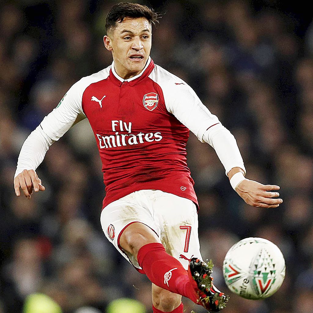Penyerang Arsenal, Alexis Sanchez, tampil pada laga Piala Liga melawan Chelsea, pekan lalu. Sanchez dikabarkan hampir pasti merapat ke MU.