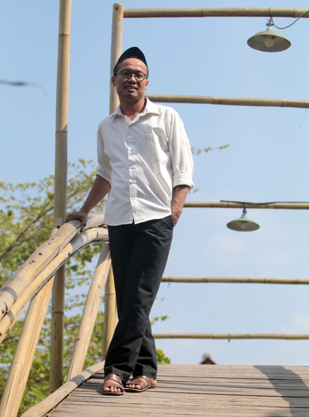 https://cdn-assetd.kompas.id/UCCgHAoJB8ptGu4pHYpkaWlSd4k=/1024x1382/https%3A%2F%2Fkompas.id%2Fwp-content%2Fuploads%2F2019%2F09%2F20190925_SOSOK_F_1569403245.jpg