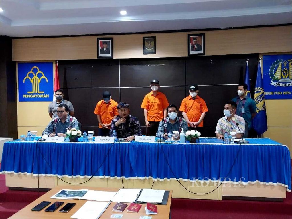 Tiga warga negara asing yang diduga melakukan spionase dan menggunakan dokumen yang tak sesuai peruntukannya di Pulau Sebatik, Kabupaten Nunukan, Kalimantan Utara, ditahan selama 30 hari oleh Kantor Imigrasi Kelas II Nunukan, Senin (25/7/2022).