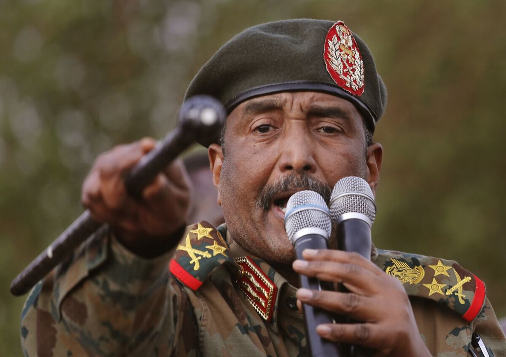Foto Jenderal Abdel Fattah Burhan, pemimpin Angkatan Bersenjata Sudan. . (AP Photo/Hussein Malla, File)
