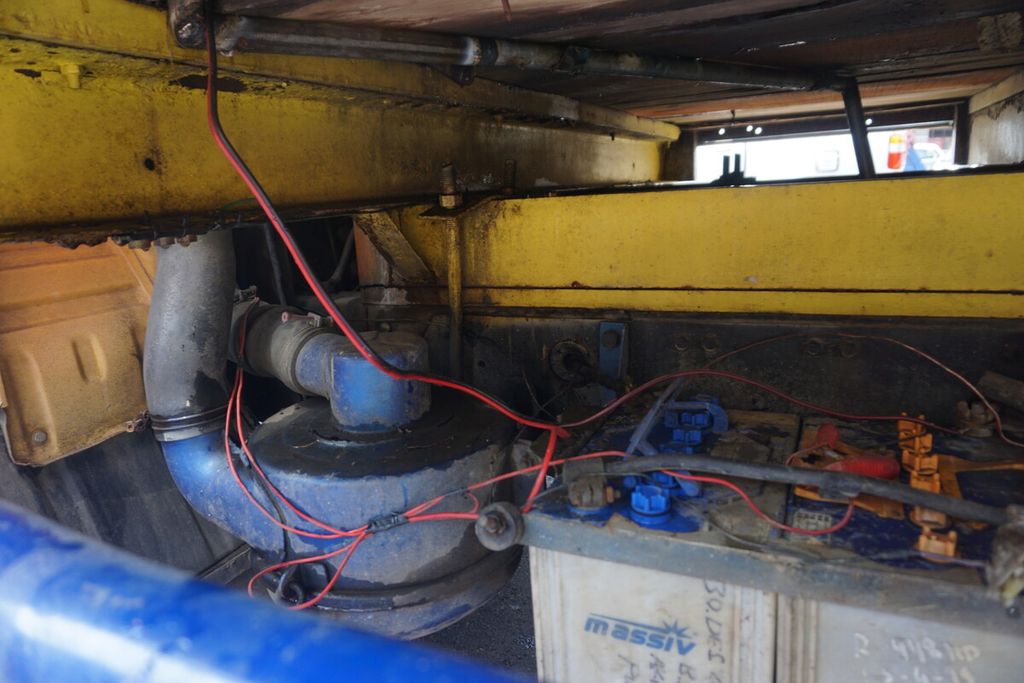 Jajaran Polres Cilacap menangkap dua penimbun BBM jenis solar dan menyita sejumlah barang bukti meliputi truk yang telah dimodifikasi dan juga selang-selang di Cilacap, Jawa Tengah, Selasa (19/4/2022).