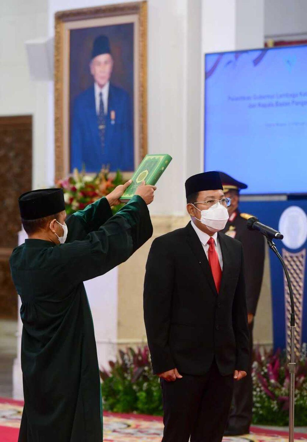 Arief Prasetyo Adi dilantik sebagai Kepala Badan Pangan Nasional berdasarkan Keputusan Presiden Republik Indonesia Nomor 7/M Tahun 2022 tentang Pengangkatan Kepala Badan Pangan Nasional di Istana Negara, Jakarta, Senin, 21 Februari 2022.