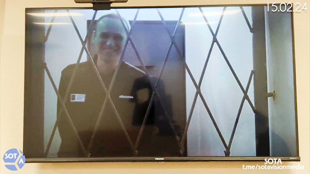 Foto yang diambil dari video terakhir oposisi Rusia, Alexei Navalny, di penjara sehari sebelum tewas pada 16 Februari 2024 dirilis oleh pengelola penjara federal Rusia, Russian Federal Penitentiary Service, via Sotavision. 