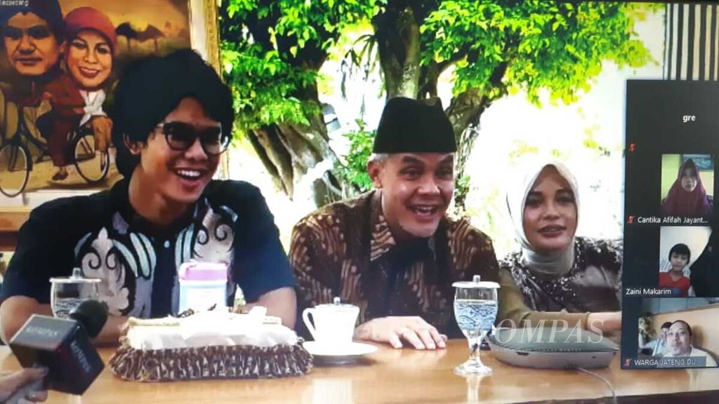 Gubernur Jawa Tengah Ganjar Pranowo mengadakan gelar griya atau <i>open house </i>secara daring dari rumah dinasnya di Kota Semarang, Minggu (24/5/2020), seusai shalat Idul Fitri. 