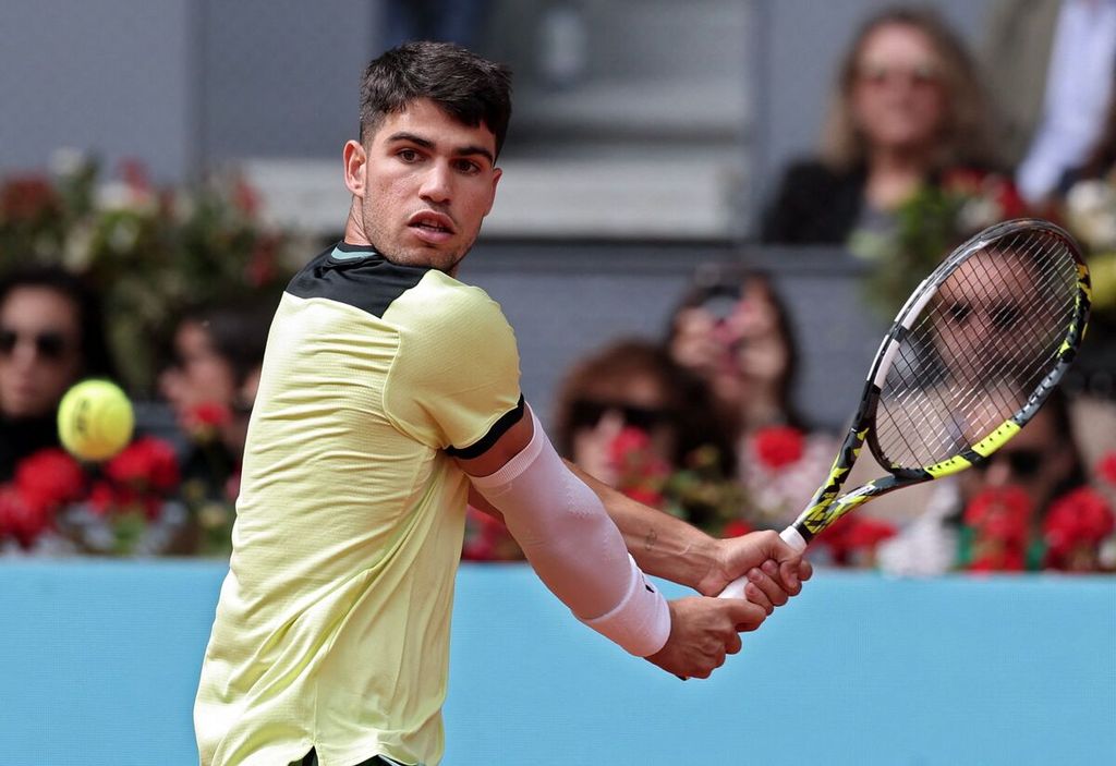 Carlos Alcaraz faced Alexander Shevchenko in the second round match of the ATP Masters 1000 Madrid tournament at Caja Magica, Madrid, on Friday (26/4/2024). Alcaraz won, 6-2, 6-1.