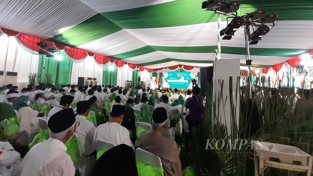 Suasana puncak Hari Lahir Partai Persatuan Pembangunan di Ponpes Al Hikam, Malang, Jawa Timur, Minggu (27/3/2022).