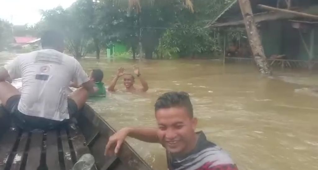 Banjir di Kabupaten Bengkayang, Kalimantan Barat, terjadi sejak Senin (27/2/2023).