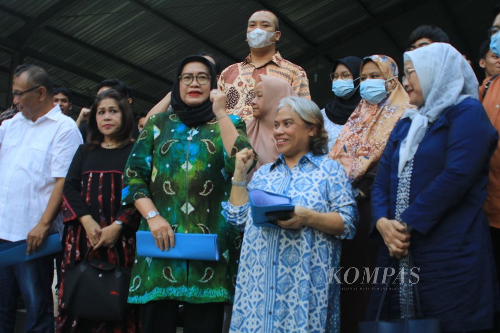 Sejumlah guru besar Universitas Sumatera Utara menyampaikan keprihatinan atas rusaknya nilai etika dan perilaku berbangsa menjelang Pemilihan Umum 2024, di Gedung Pancasila USU, Medan, Senin (5/2/2024).