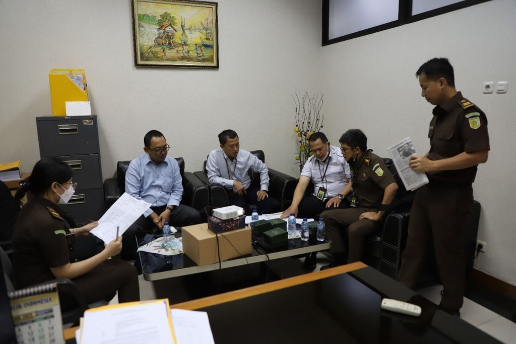 Jalannya pelaksanaan lelang secara virtual oleh Pusat Pemulihan Aset Kejagung bersama perwakilan Kantor Pelayanan Kekayaan Negara dan Lelang (KPKNL) Jakarta IV, Rabu (11/01/2023).