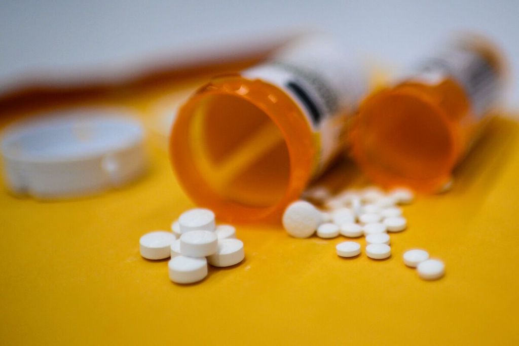 Foto tertanggal 18 September 2019 ini menunjukkan tablet opioid, Oxycodon, disampaikan atas resep medis di Washington DC, Amerika Serikat. Sekelompok perusahaan farmasi dan distributor setuju untuk membayar 590 juta dollar AS untuk menyelesaikan tuntutan hukum terkait dengan kecanduan opioid pada suku-suku asli Amerika di AS,