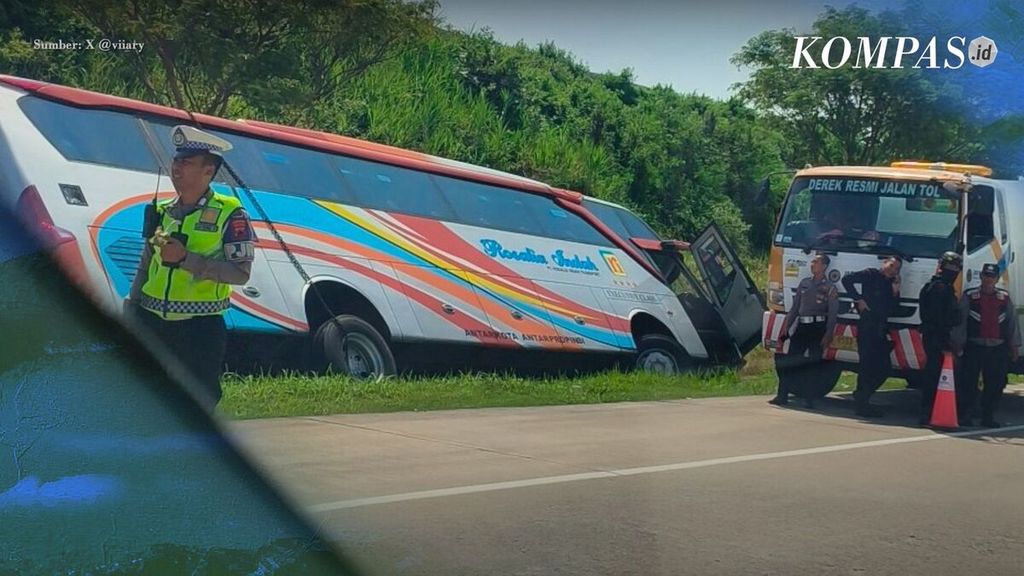 Bus Rosalia Indah mengalami kecelakaan tunggal yang menyebabkan tujuh orang tewas.