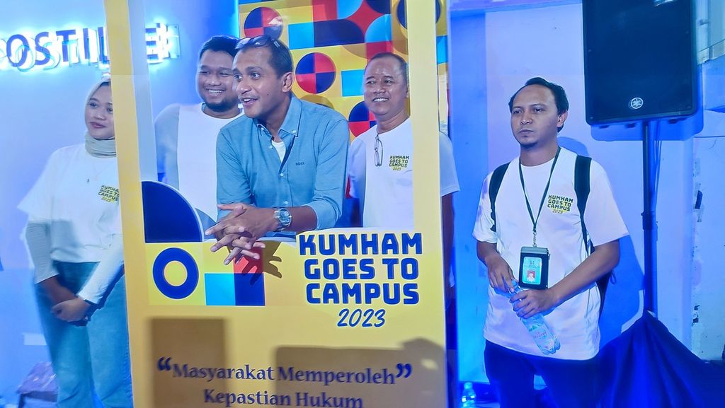 Wakil Menteri Hukum dan Hak Asasi Manusia Edward OS Hiariej di sela acara Kumham Goes to Campus di Universitas Mulawarman, Samarinda, Kalimantan Timur, Kamis (8/6/2023).