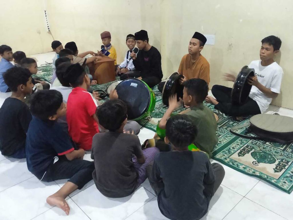 Anak-anak di Desa Laksana, Kecamatan Kuta Alam, Kota Banda Aceh, saat berlatih seni budaya.
