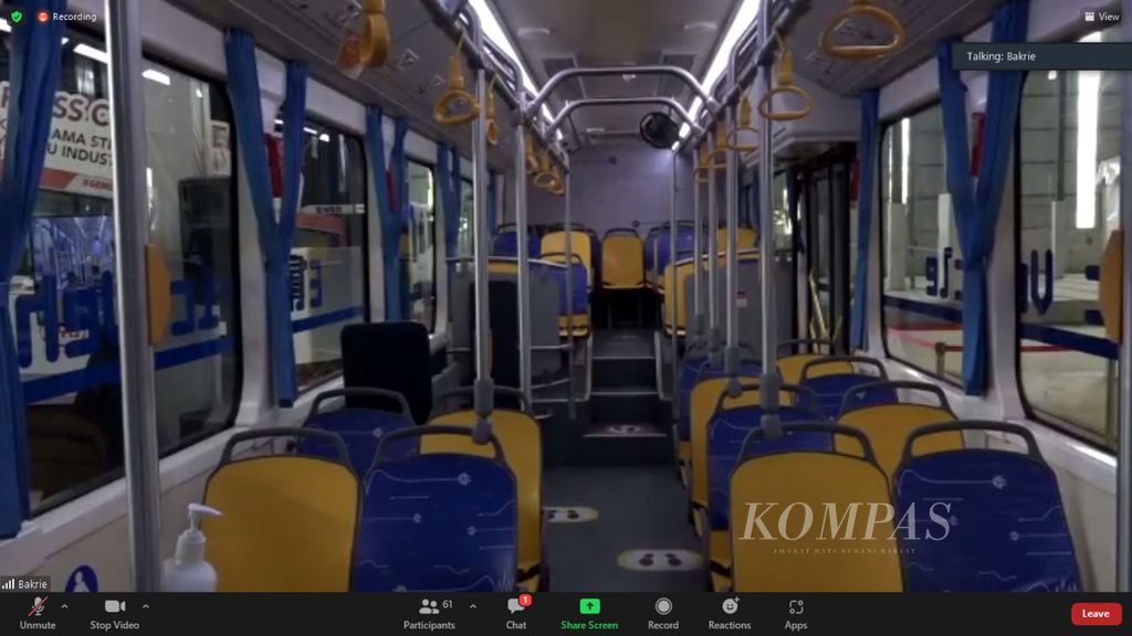 Kabin bus listrik Karoseri Tri Sakti, sebagaimana ditampilkan dalam peresmian kerja sama strategis untuk negeri menuju industrialisasi bus listrik di pabrik Karoseri Tri Sakti, Magelang, Jawa Tengah, Kamis (17/2/2022). 