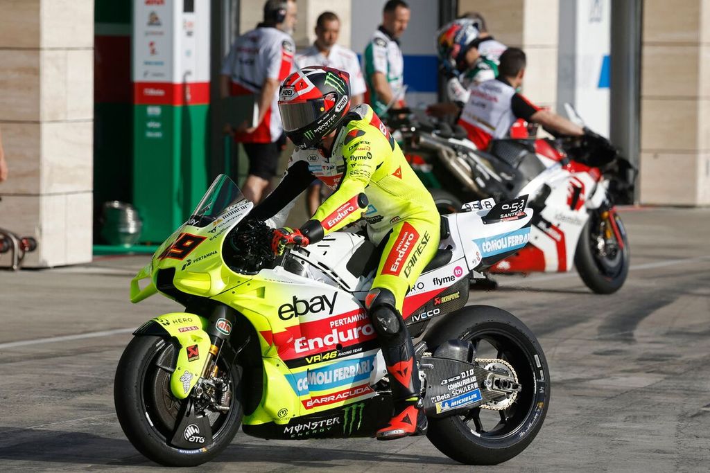 Pebalap Pertamina Enduro VR46, Fabio Di Giannantonio, saat putaran pemanasan menjelanng balap MotoGP seri Qatar, 10 Maret 2024. 