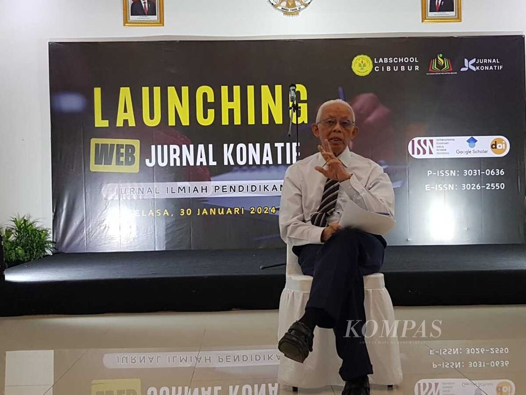 Pakar pendidikan sekaligus Penasihat Pengelola Labschool Universitas Negeri Jakarta (UNJ) Arief Rachman menyampaikan sambutan pada Peluncuran Jurnal Ilmiah <i>Konatif</i> di Labschool Cibubur, Bekasi, Jawa Barat, Selasa (30/1/2024). 