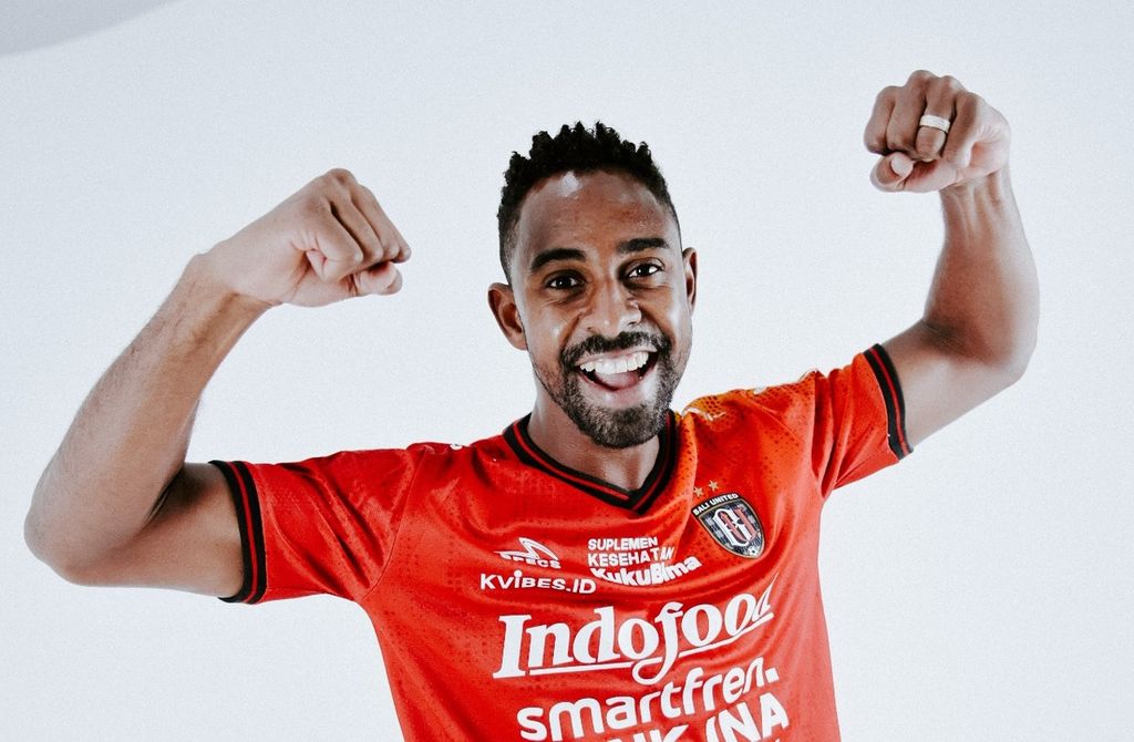 Wellington Carvalho dos Santos direkrut Bali United untuk mengarungi putaran kedua BRI Liga 1 . Pemain asal Brasil itu akan menggantikan peran Willian Pacheco yang dilepas oleh manajemen Serdadu Tridatu.