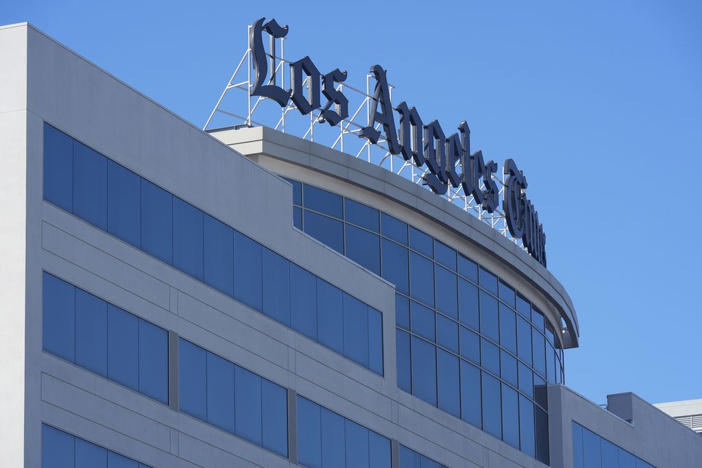 Tampak kantor pusat surat kabar <i>Los Angeles Times </i>di El Segundo, California, Amerika Serikat, pada 23 Januari 2024. <i>LA Times </i>merumahkan 20 persen karyawannya, termasuk staf redaksi.  