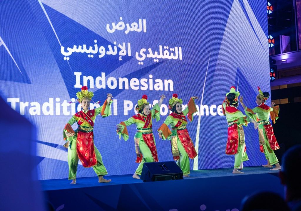 Seni tari Lenggang Nyai tampil pada peluncuran maskot Piala Asia 2023, Jumat (1/12/2023), di Doha, Qatar. Indonesia mendapat kehormatan untuk terlibat dalam salah satu agenda untuk menyambut turnamen sepak bola terakbar di Asia itu.
