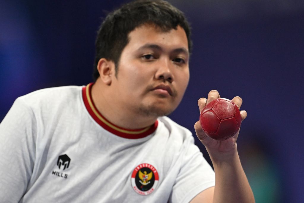 Muhammad Bintang Herlangga pada pertandingan semifinal boccia nomor Individual BC2 putra Paralimpiade Paris 2024 di Paris South Arena, Paris, Perancis, Minggu (1/9/2024). Bintang meraih perak setelah di final kalah dari atlet Thailand.