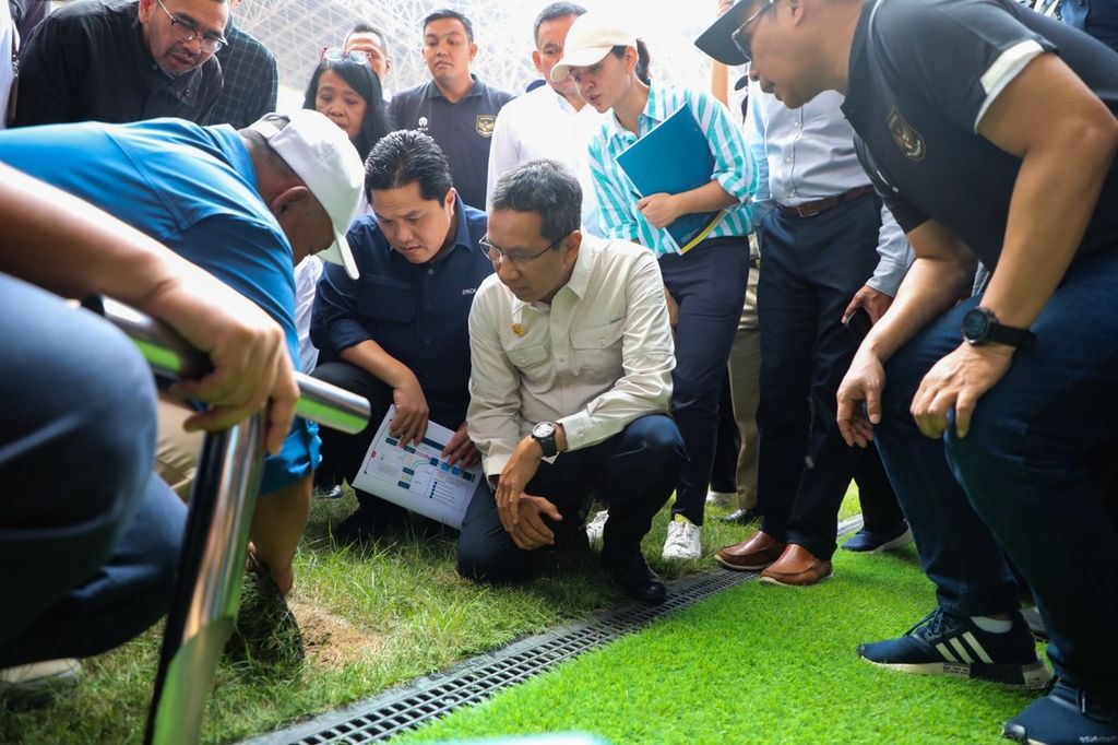 Minister of Public Works and Housing Basuki Hadimuljono, Chairman of the All Indonesia Football Association Erick Thohir, and Acting Governor of Jakarta Heru Budi Hartono, inspected the Jakarta International Stadium on Tuesday (4/7/2023). The stadium is being renovated or upgraded, including access and the grass, to meet FIFA standards and potentially become one of the venues for the U-17 World Cup.