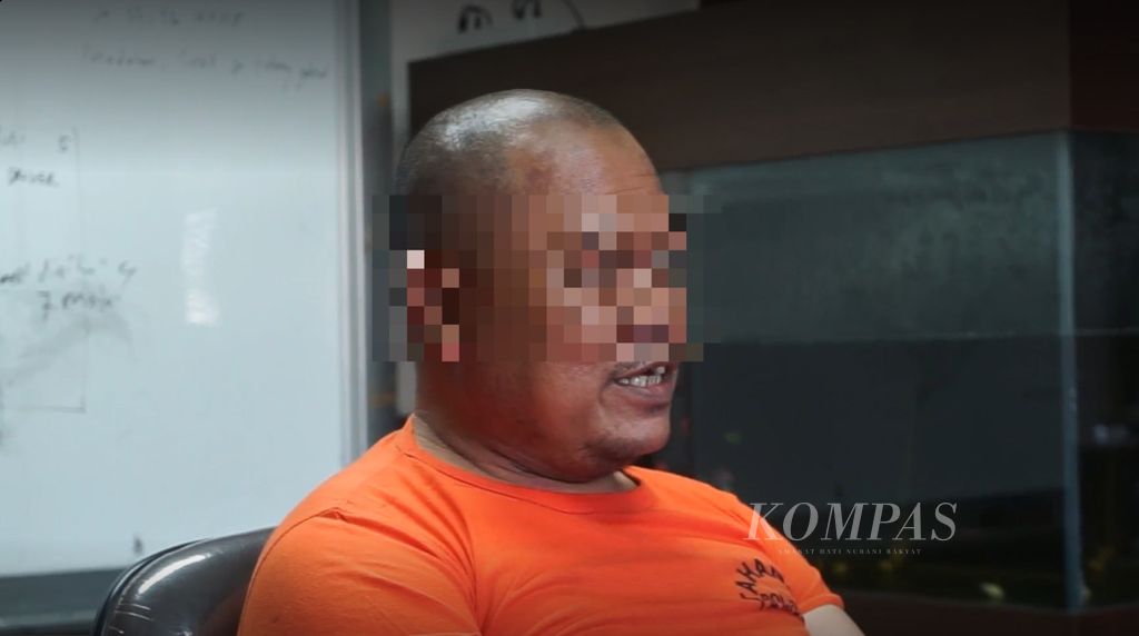 Umay (46), tersangka penadah sepeda motor curian yang ditangkap Polsek Tambora Jakarta Barat, Selasa (8/8/2023).