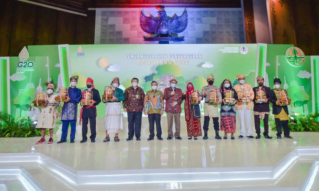 Sebanyak 10 individu dan kelompok menerima penghargaan Kalpataru 2022 di Gedung Manggala Wanabakti, Kementerian Lingkungan Hidup dan Kehutanan (KLHK), Jakarta, Rabu (20/7/2022).