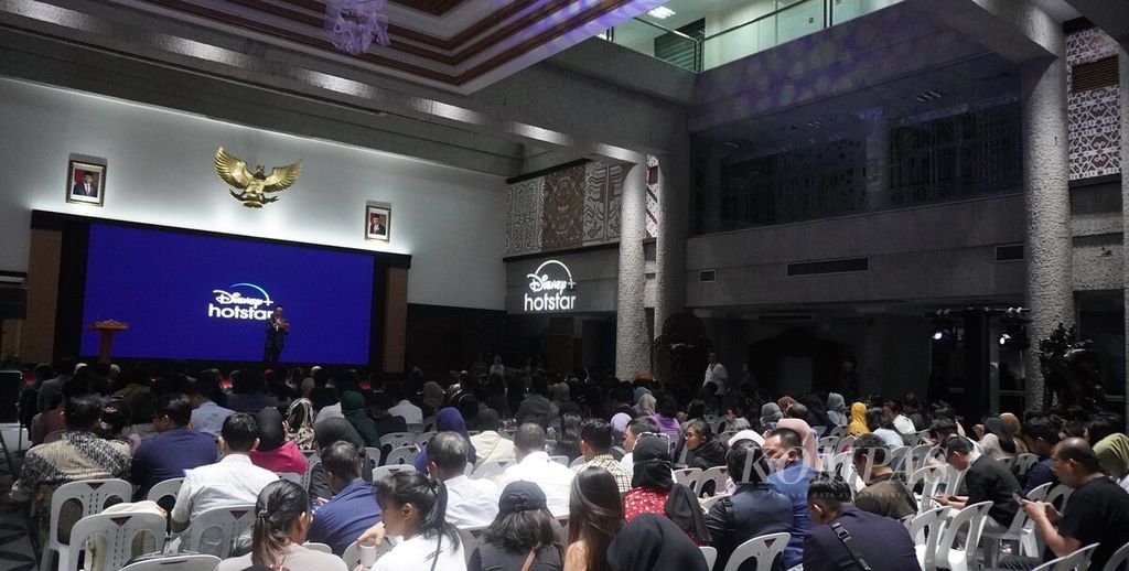 Para WNI dan diaspora Indonesia di Singapura hadir di KBRI Singapura, Kamis (01/12/2022), untuk menonton bareng episode pertama serial film horor <i>Jurnal Risa</i>, yang akan tayang sepanjang tahun 2023 di platform <i>streaming </i>film berbayar Disney Plus Hotstar. 