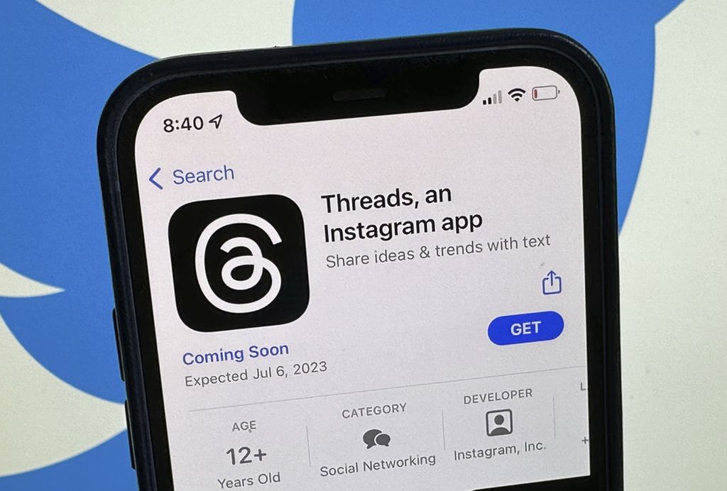 Pengumuman aplikasi media sosial 'Threads' ditampilkan pada App Store AS Apple, seperti terlihat di layar ponsel yang dipantau di Berlin, Jerman, Selasa (4/7/2023). 