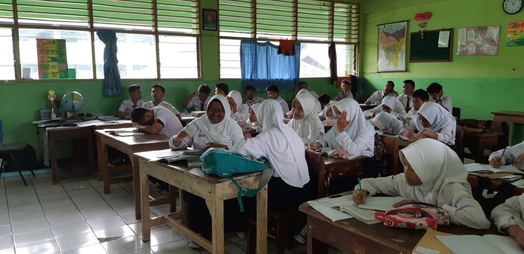 Suasana kelas IX di sekolah inklusi SMP Negeri 259 Jakarta Timur, Senin (3/12/2018).