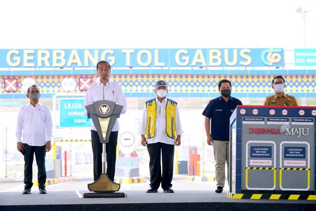 Presiden Joko Widodo meresmikan Jalan Tol Cibitung-Cilincing (JTCC) dan Jalan Tol Serpong-Balaraja seksi 1A di Gerbang Tol Gabus, Kabupaten Bekasi, Provinsi Jawa Barat, pada Selasa (20/9/2022).